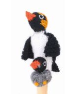 Gestrickte Fingerpuppe "Pinguin mit Kind"